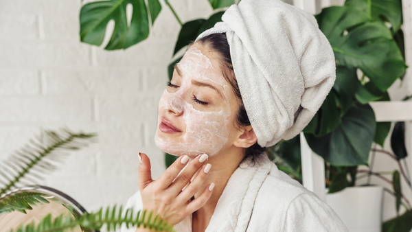 Create your own natural skin-boosting facial mask with only 3 ingredients!